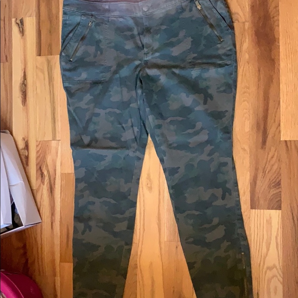 Skinny jeans camp print